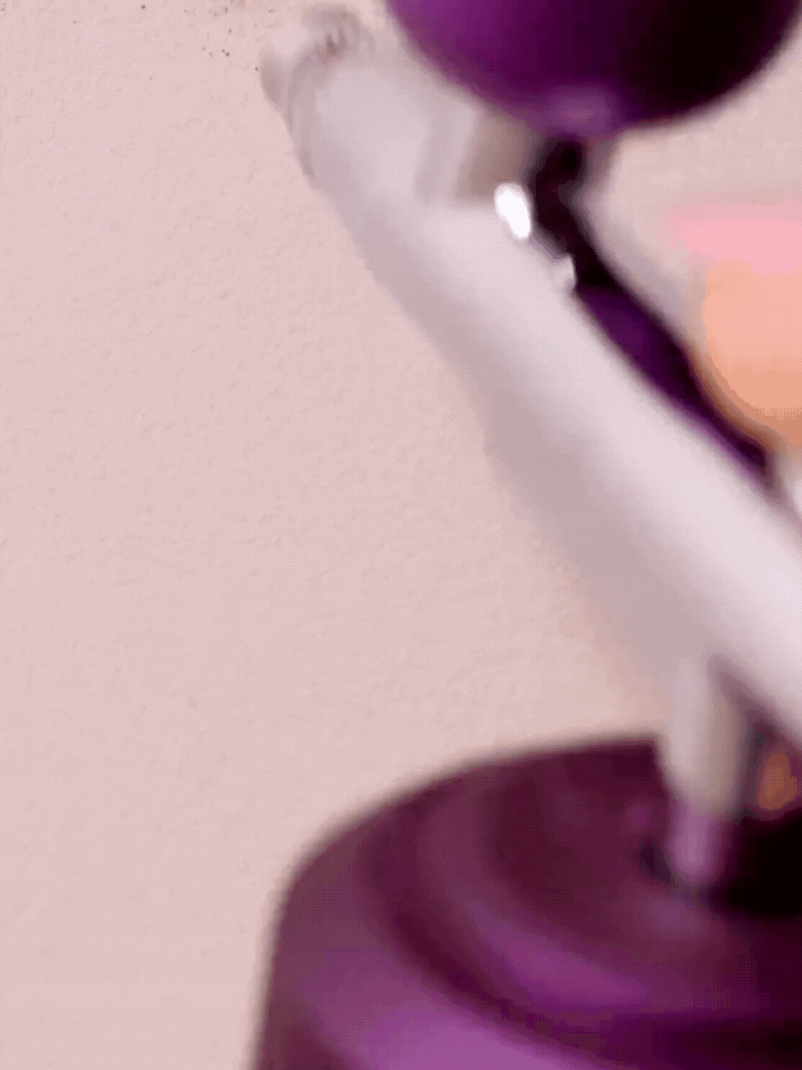 Airbrush spray movement